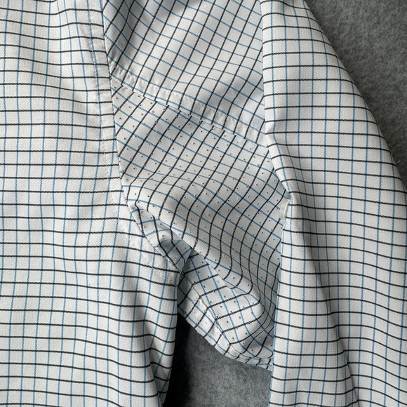 HUK Shirt Men XL Performance Fishing Long Sleeved Vented Button Up White Blue - Picture 7 of 10